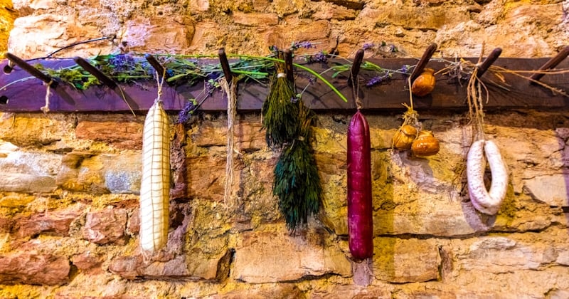 prepend example cooking goods hanging