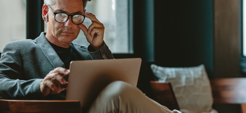 Men Reading