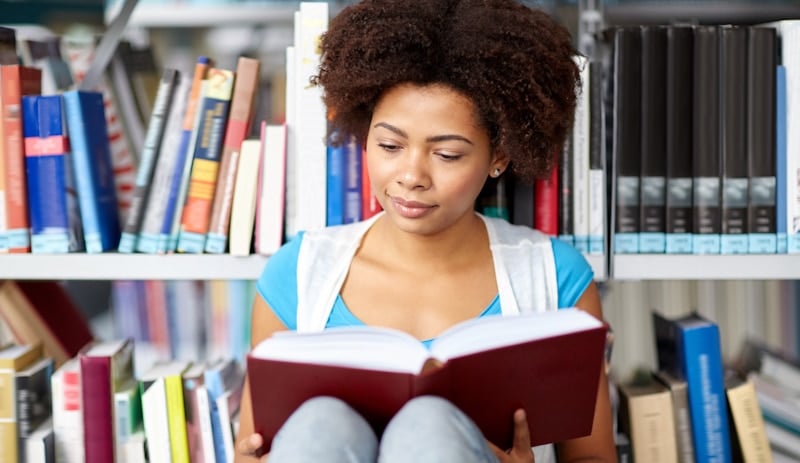 afro girl read library